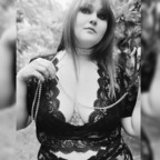 Profile picture of curvyweirdgirl