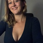 Profile picture of happy_hotwife